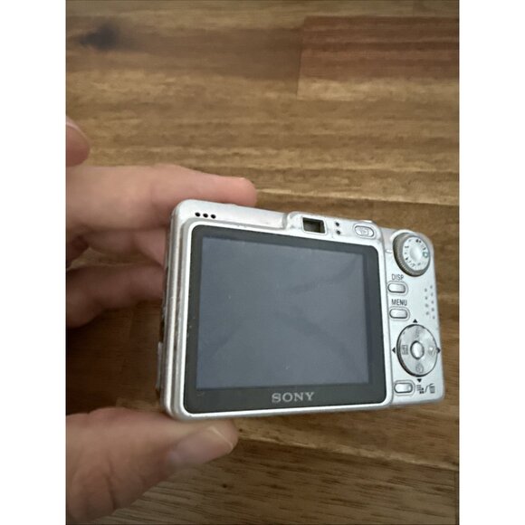 Sony Cyber-Shot DSC-W55 7.2Mp Digital Camera w/3X Zoom [Parts/Repair] AS IS - Picture 4 of 11